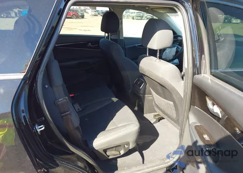 2020 Kia Sorento 3.3L S из США, поврежденный, VIN 5XYPG4A51LG643693